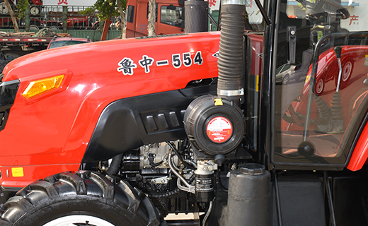 尊龙凯时-554型拖拉机